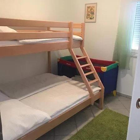 Z Basenem Julia Διαμέρισμα Podglavica