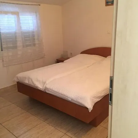 Z Basenem Julia Apartment *